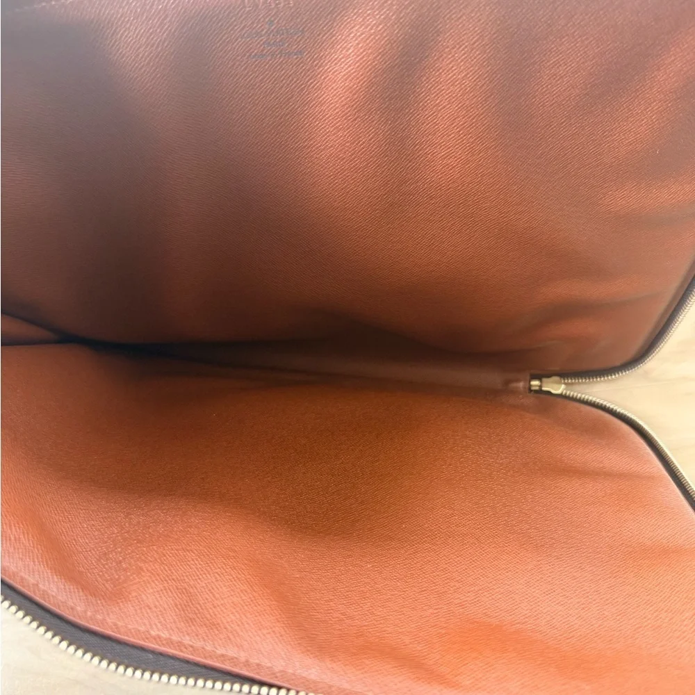 ✨ Authentic Louis Vuitton Monogram Etui Voyage MM Portfolio COA, Dust Bag & Box✨